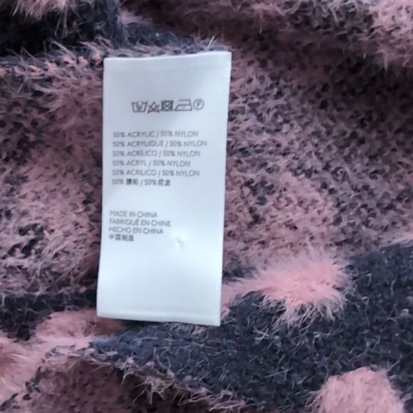 Incredibly soft Floral fuzzy eyelash triangle scarf wrap nwot daisy - Picture 4 of 7